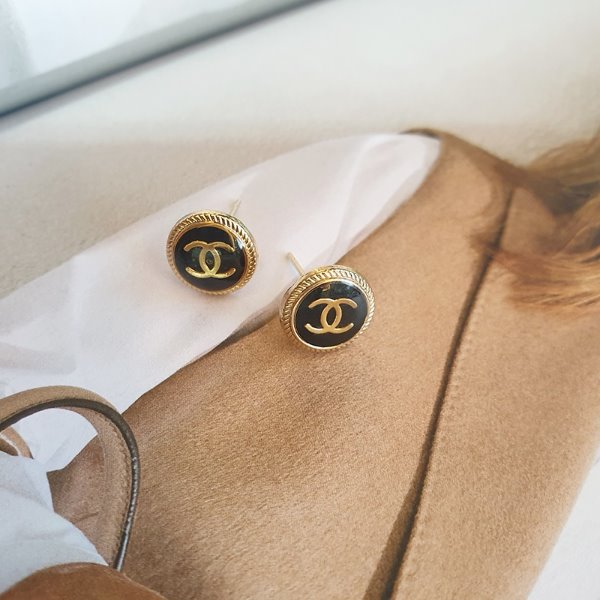 Chanel Vintage Button Reform Jewelry (E22)