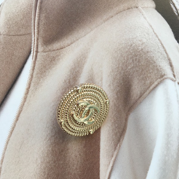Chanel Vintage Button Reform Jewelry (B4)