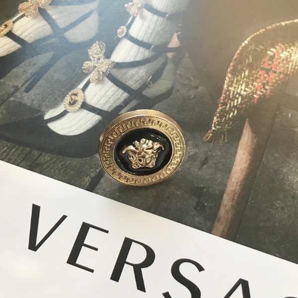 Versace Vintage Button Reform Jewelry (B3)